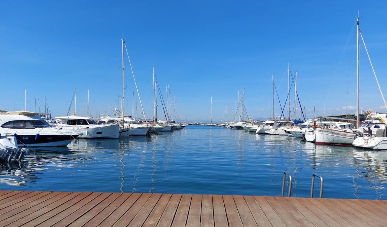 Apartamento En El Mar Roses Esterno foto
